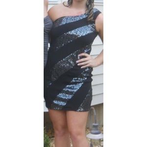 ONE SHOULDER BLACK AND SEQUIN BODY-CON DRESS